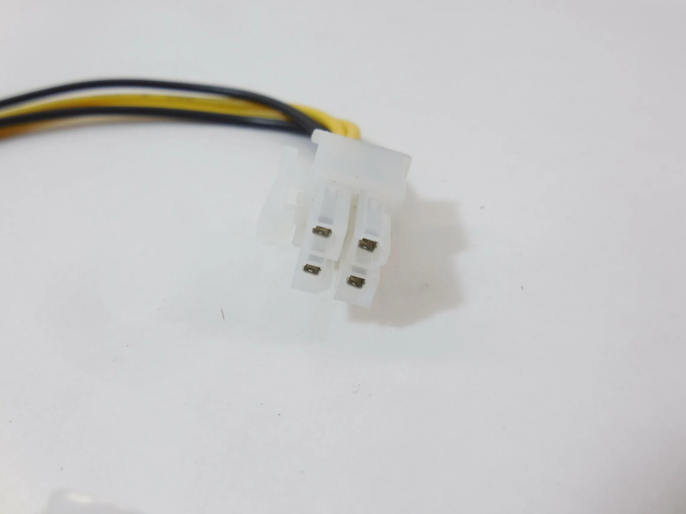 Разъем питания процессора 8-pin 4-pin. 4 pin разъем на материнской. Atx 12v power connector (atx12v2). Разъем atx12v 2x4. 4 pin разъем на материнской.