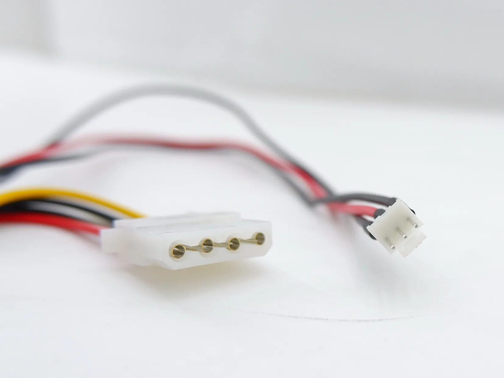 Молекс кулер. Molex 3 Pin. 3pin Molex кулер. Разъем молекс 3 пин. 0638192300 Molex.