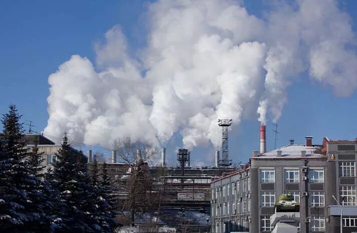 Заводы кемерово. Кмк новокузнецк выбросы. новокузнецк заводы. новокузнецк загрязнение. кмк новокузнецк дым.