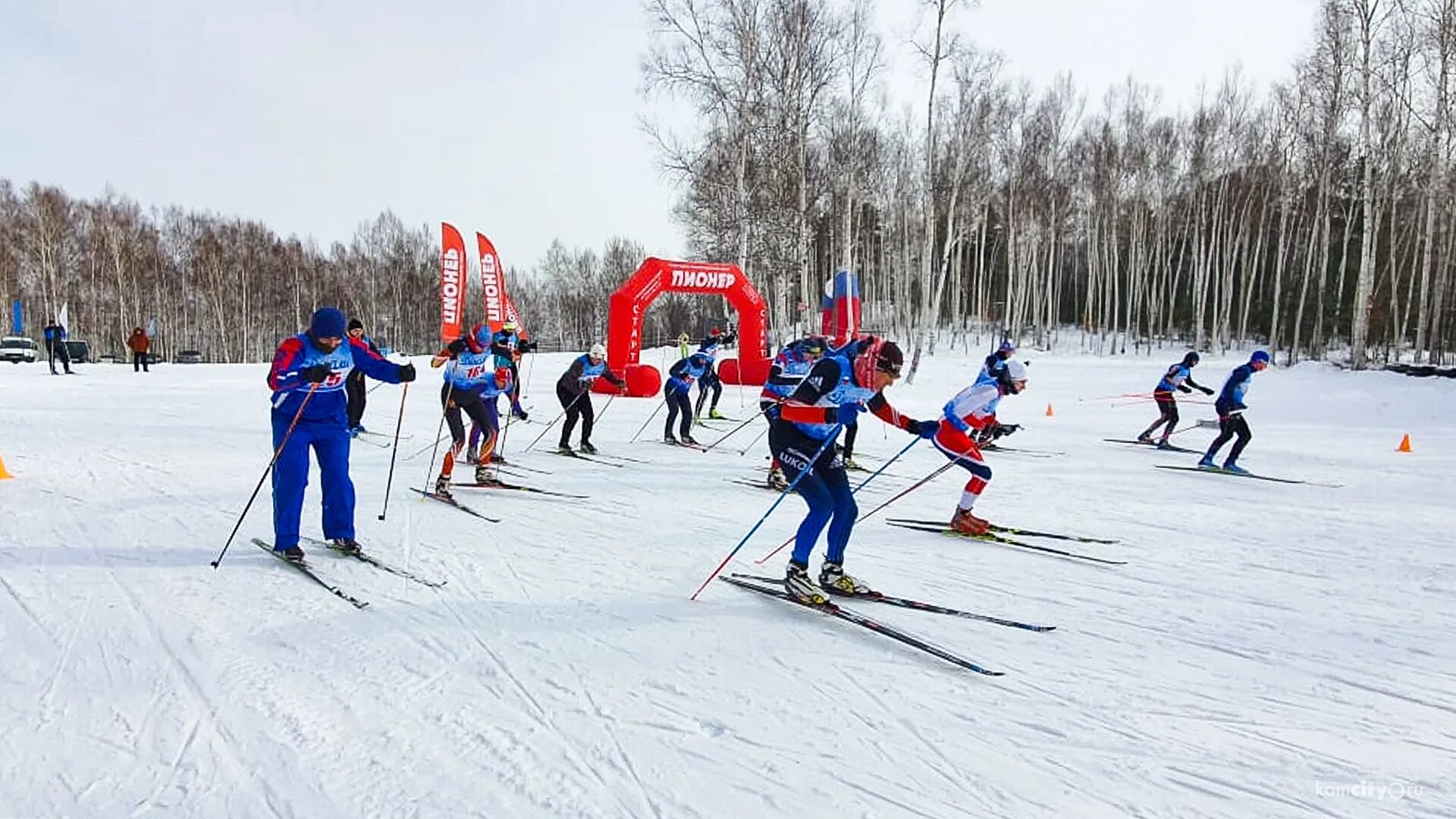 Лыжная база Снежинка Комсомольск-на-Амуре. Лыжные гонки Комсомольск на Амуре 2021. Лыжная база в Комсомольск на Амуре. Лыжник в городе Комсомольске-на-Амуре. Силовая гонка