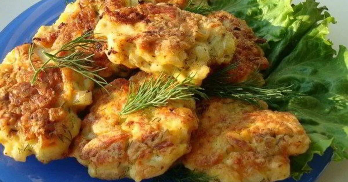 Рубленная курица с сыром. Рубленые котлеты с курицей. Котлеты с укропом. Котлетки из куриной грудки рубленные с укропом. Котлеты нежные из куриного филе с укропом.