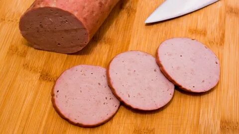 Как приготовить домашнюю вареную колбасу