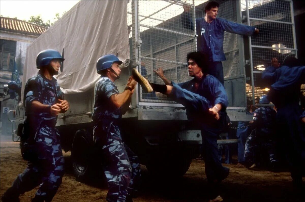 уличный боец street fighter 1994. фильм стрит файтер 1994. стритфайтер ван дамм. фильм уличный боец 2007. уличный боец 1994.