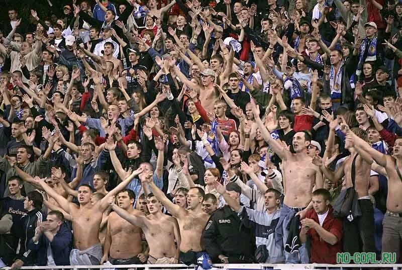 дебош фанатов на улицах. теракт в казани без блюра. футбольные фанаты дерутся. дебош фанатов на улицах.