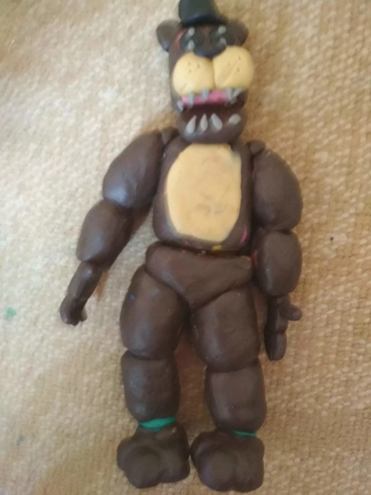 лепка из пластилина фнаф фредди. пластилиновый мишка фредди. пластилиновый фредди. медведь фредди из пластилина. мишка фредди слепить из пластилина.