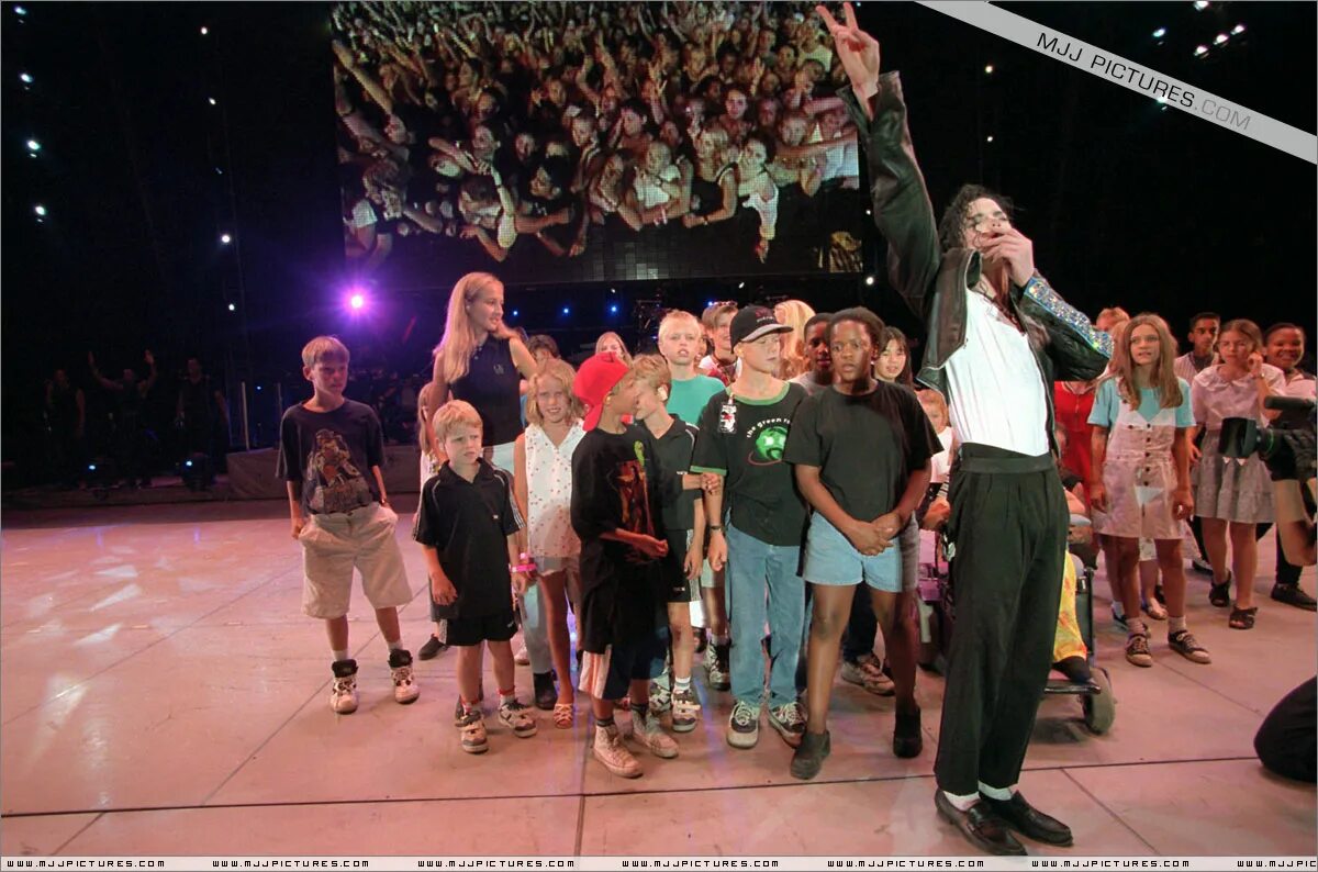Mike&#039;s world. Michael jackson heal the world. jackson heal the world.