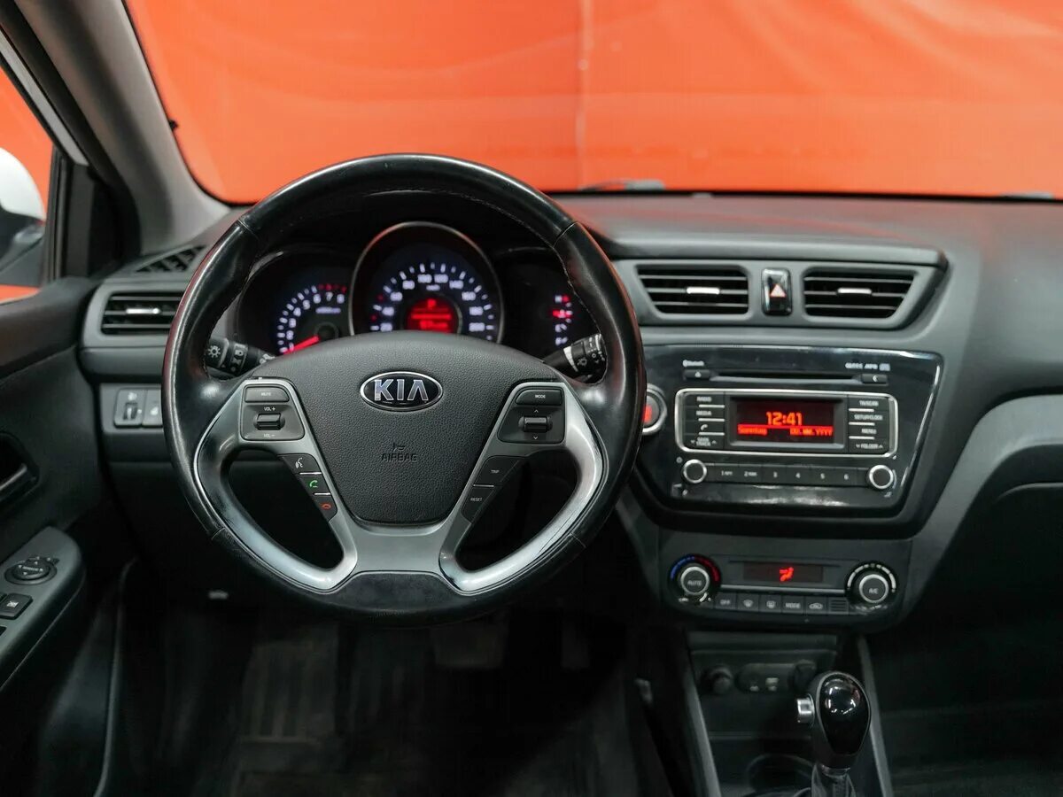 Kia Rio 2015 салон. Kia Rio 3 Рестайлинг. Киа Рио 3 Рестайлинг салон. Киа Рио 3 2016 салон Рестайлинг.