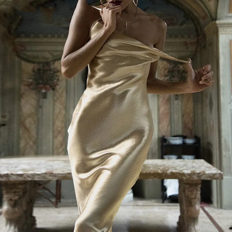 Постельное белье gold case jarvis. Постельное белье angela luxury bedding. Элитное шелковое постельное белье. Роскошь шелка. Роскошное постельное белье.