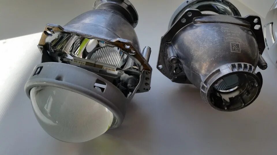 Линзы артикул. Биксеноновые линзы hella 3r. линза hella 3r d2s. xenon hella 3r. hella 33r.