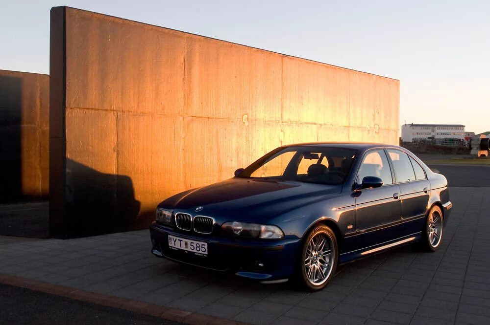 Авто с пробегом бмв е39. Bmw m5 e39. бмв е39 1999. bmw m5 e39 сток. bmw m5 e39 1998.