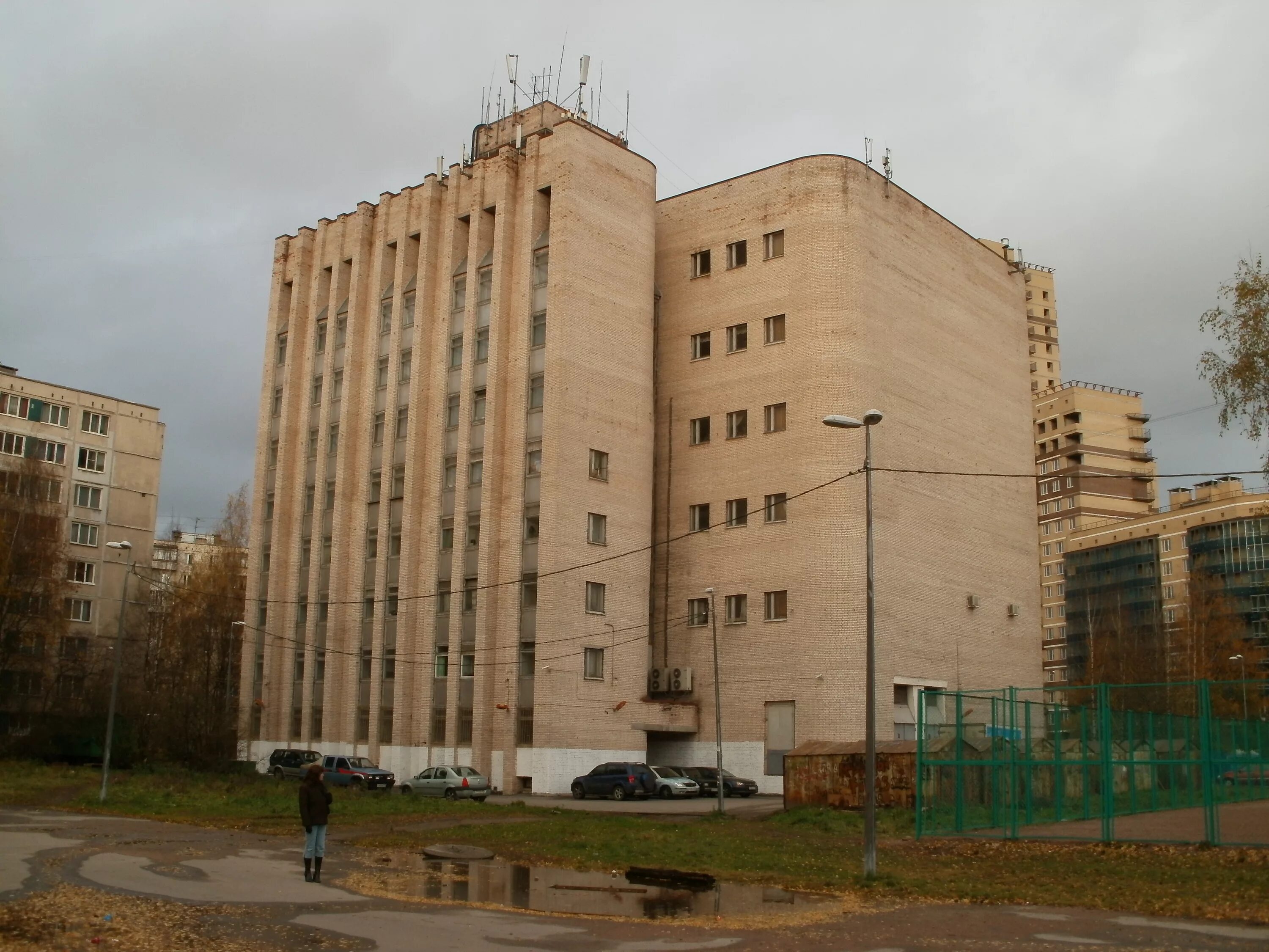 АТС Санкт-Петербурга. Здания АТС В Санкт-Петербурге. Здание АТС Шипиловская. Серебристый бульвар АТС 393. Атс площадка