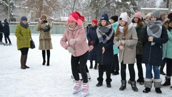 Подслушано унеча брянская. Унеча школа номер 4 зимой. спортивный флешмоб. подслушано унеча брянская область. унеча школа 2.
