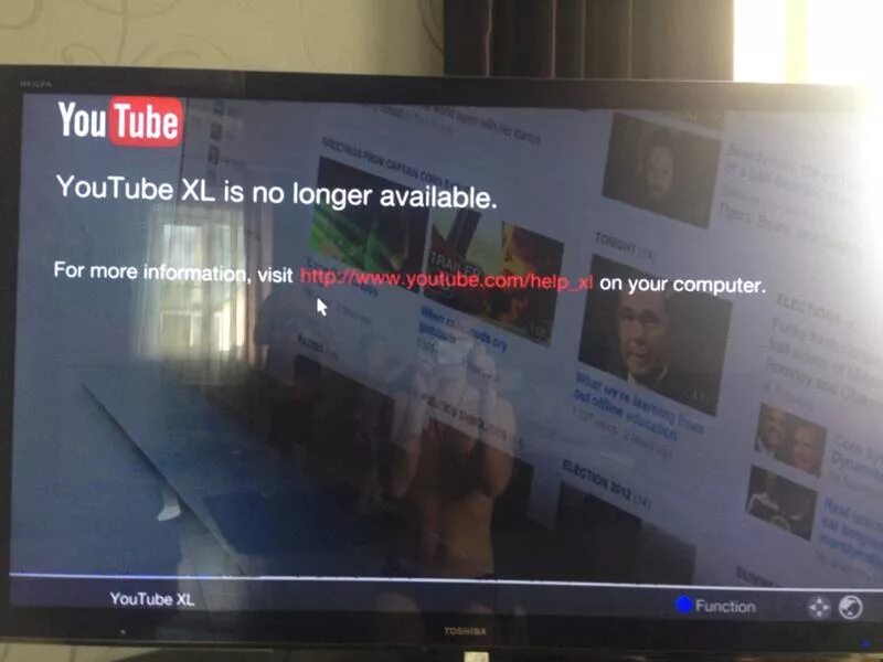 Ошибка ютуба на телевизоре. Youtube телевизор. Телевизор с ютубом. Телевизор экрана ютуб. Телевизор Тошиба с ютубом.