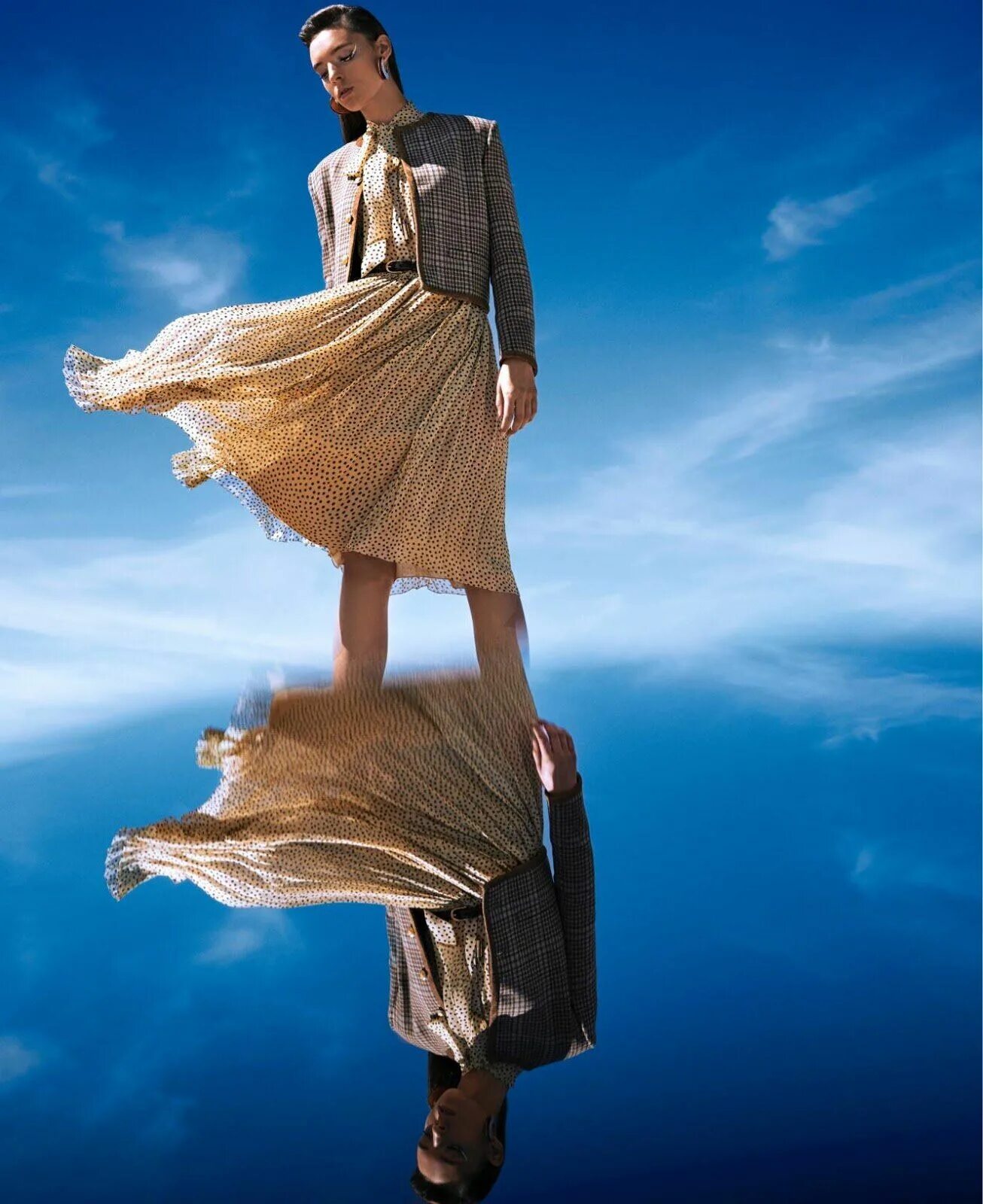 Harper s bazaar 2025. Ansley gulielmi. себастьян ким. фотосессии harper&#039;s bazaar vietnam. фотограф себастьян лучиво.