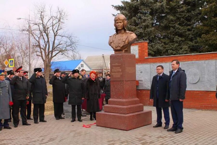 памятники станицы крыловской крыловского. храм ст крыловская ленинградского района краснодарского края. станица октябрьская крыловского района краснодарского края. погода краснодарский край ст крыловской. вечный огонь крыловского района краснодарского края.