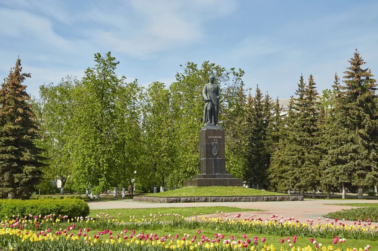 Памятники города Дзержинска. Дзержинск день рождения города. День города Дзержинск Нижегородской области. Городской округ город Дзержинск.