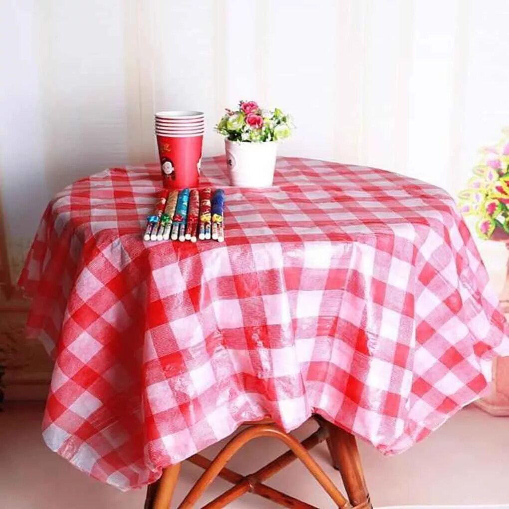 Скатерть в клеточку красная. Кайма для квадратной скатерти. Вставка для скатерти крючком. Скатерть на стол. Желтая скатерть.