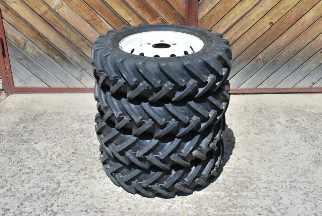 Ф 325 резина на УАЗ. Ф-325 210/80 r16 шипы. 210/80r16. Шины тракторные r16 ф325. Купить резину грязевая р16