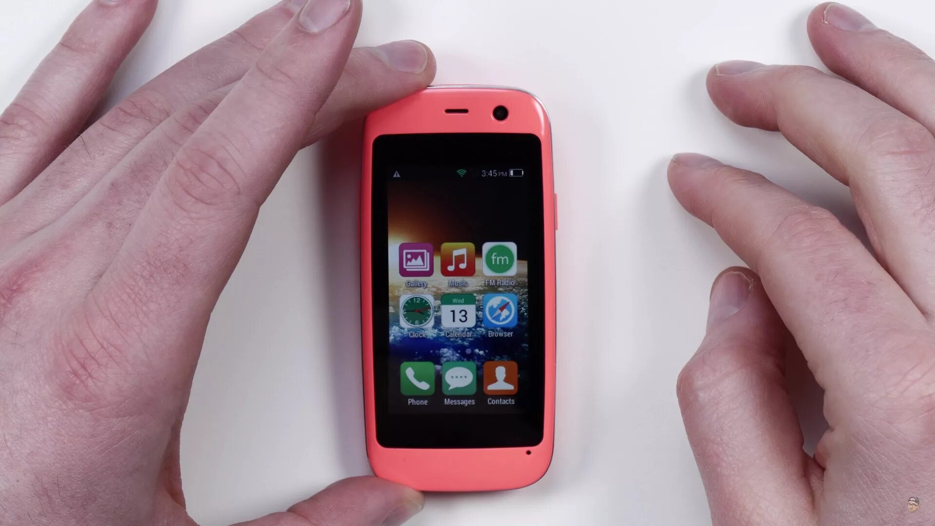 Купить небольшой телефон. Posh Micro x s240. Маленький смартфон. Самый маленький смартфон. Маленький смартфон сенсорный.