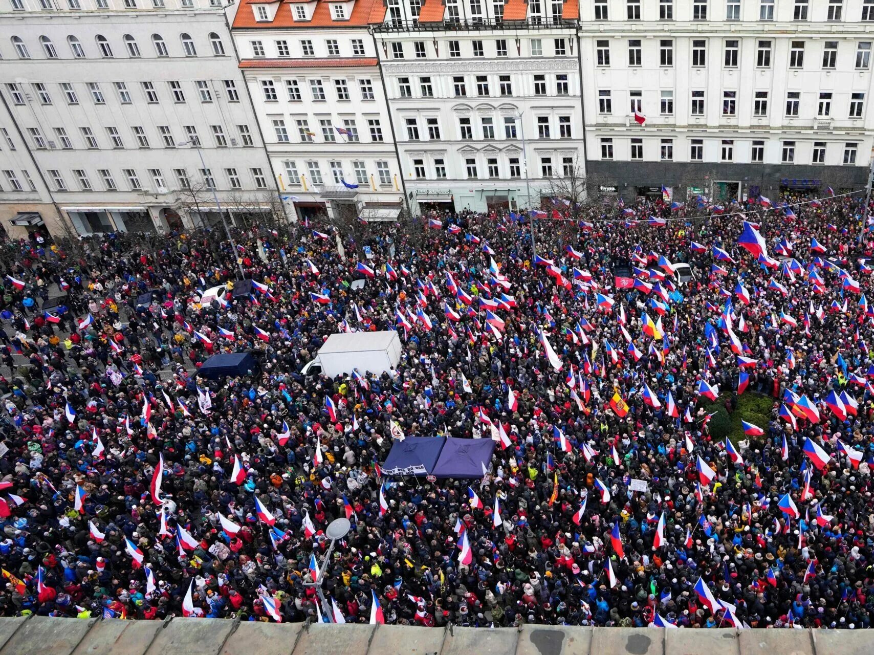 Политика против правительства. Социальный протест. Митинг Украина. Митинг в Чехии.
