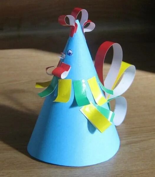 Поделка на основе конуса. Поделки из бумажных конусов. Конструирование из конусов. Игрушки из бумажных конусов. Петушок из конуса.