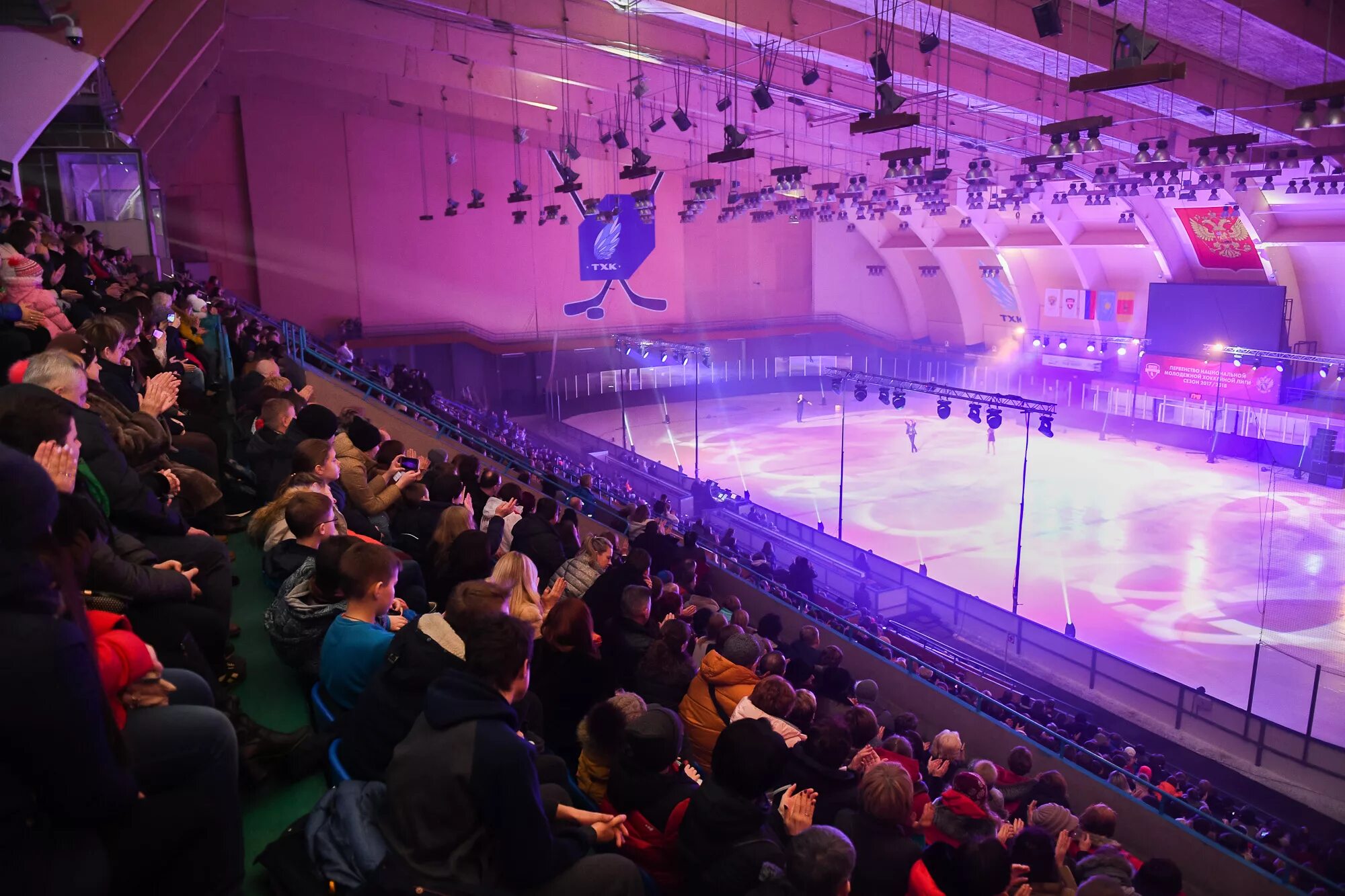 Шоу ледовый дворец. Малая арена цска. Арена авербуха. Шоу ледовый дворец. Шоу ледовый дворец.