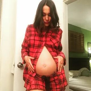 Slideshow brie bella nackt 