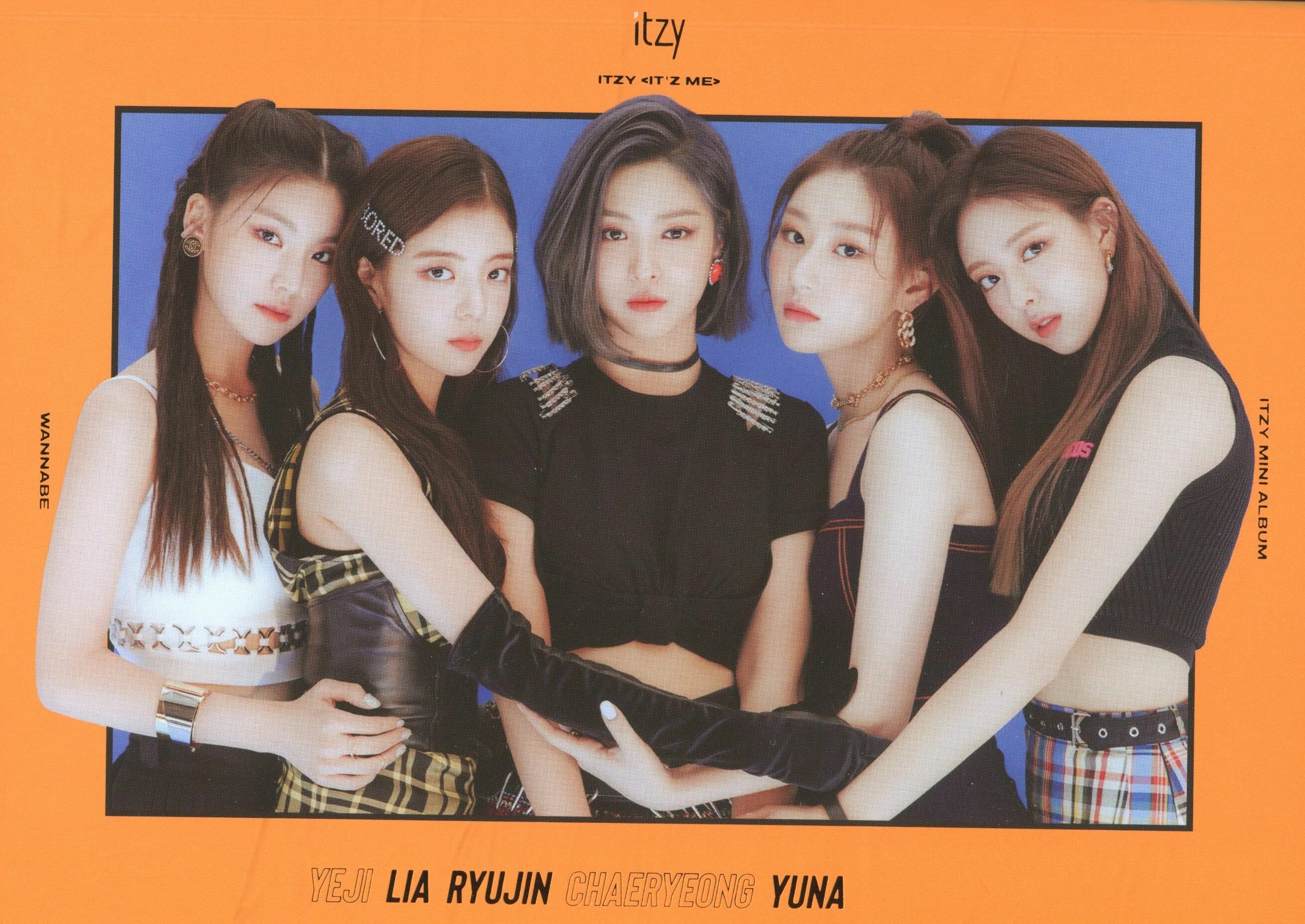 Itzy album. Альбом itzy. itzy me альбом. itzy it&#039;s me альбом. itzy album cover.