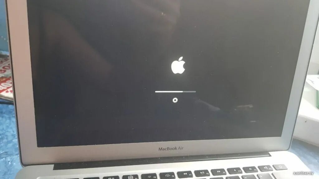 Не включается макбук эйр. Macbook не загружается. загрузка макбук. макбук загружается. завис макбук.