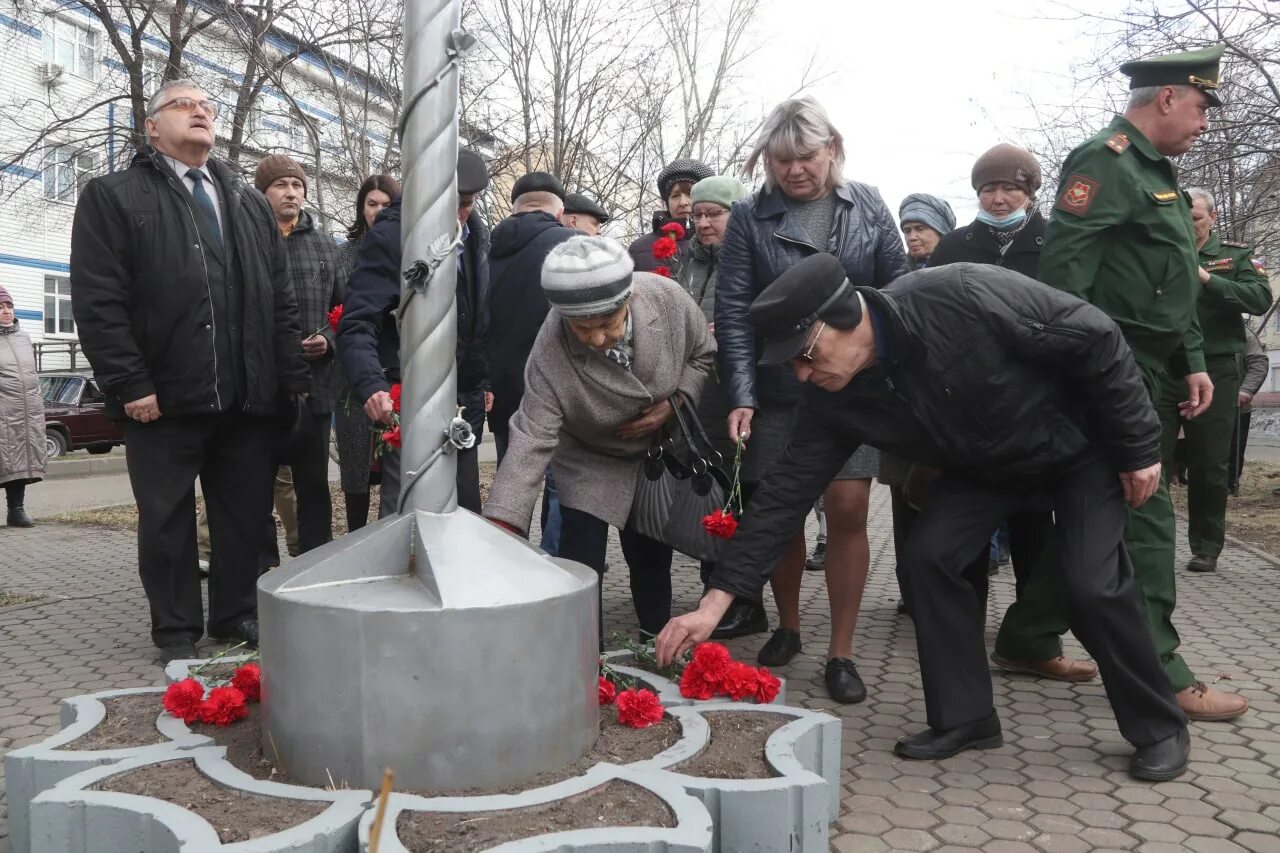 26 апреля день трагедии. День памяти погибших в радиационных авариях и катастрофах. Митинг памяти Чернобыльской катастрофы. Возложение цветов в день Чернобыльской аварии. 26 Апреля день памяти погибших в радиационных авариях и катастрофах.