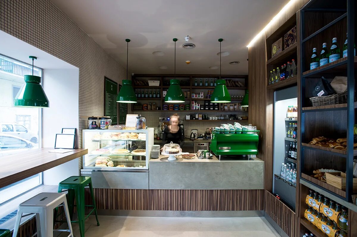 Кофейня «Coffee shop» в Афинах. Green Coffee кофейня. Интерьер кофейни маленькой. Кафетерий интерьер. Зеленое кофейня