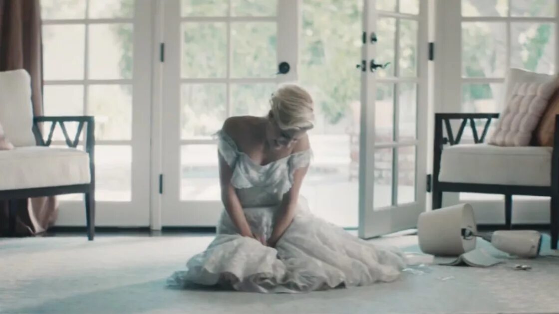 Песня only one vcha. Im not the only one. only one sam smith. i&#039;m not the only one кадры из клипа. айм нот онли ван.