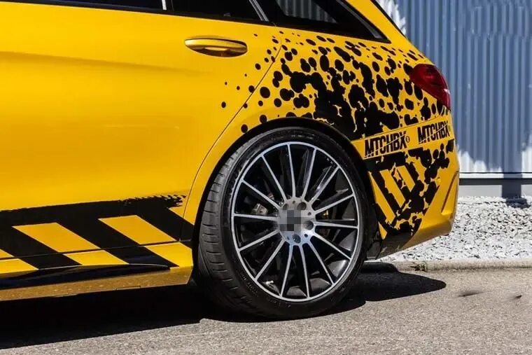 Желтый винил. Желтая наклейка на авто. Nissan skyline r33 форсаж. Наклейки на кузов автомобиля. C63 желтый винил 53.