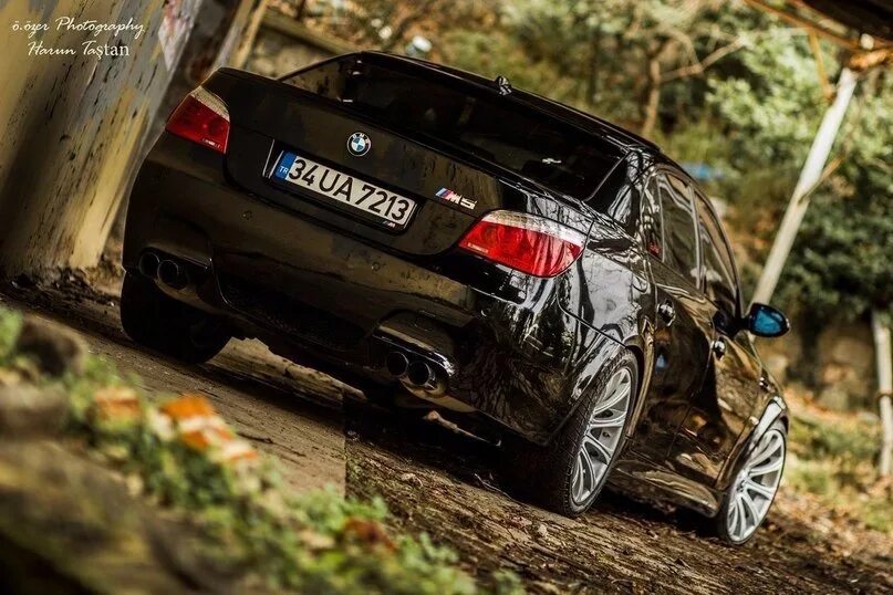 Посмотри бмв 5. Бмв м5 е60. bmw m5 e60. бмв м5 е60 спорт. бмв м5 е60 сток.
