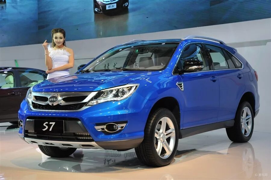 Китайские марки машин 2024. BYD 7. Китайский автомобиль BYD кроссовер. BYD 07. Китайский кроссовер BYD 07.