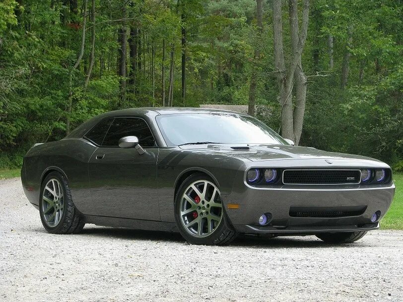 Dodge tuning. Dodge Challenger тюнингованный. Тюнинговые Додж Челленджер. Додж Челленджер тюнингованный. Dodge Challenger 2008 Tuning.