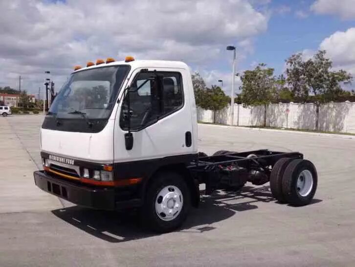 Mitsubishi шасси. Mitsubishi Fuso 1998. Шасси Mitsubishi Canter. Митсубиси Фусо 1998. Митсубиси Фусо Кантер шасси.