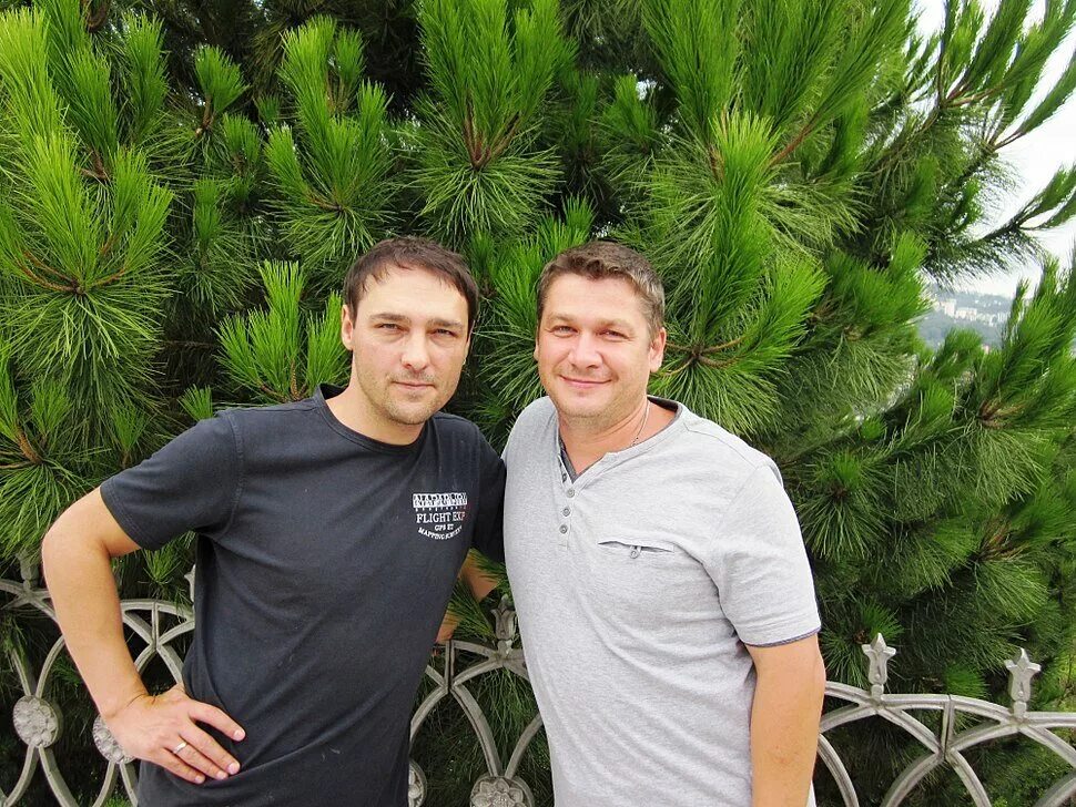 Группа андрей картавцев. Андрей картавцев семья. Группа андрей картавцев. Семья андрея картавцева. Семья андрея картавцева.