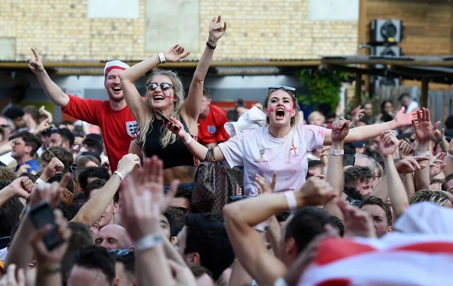 Fans go. 2 Fingers English Fans.