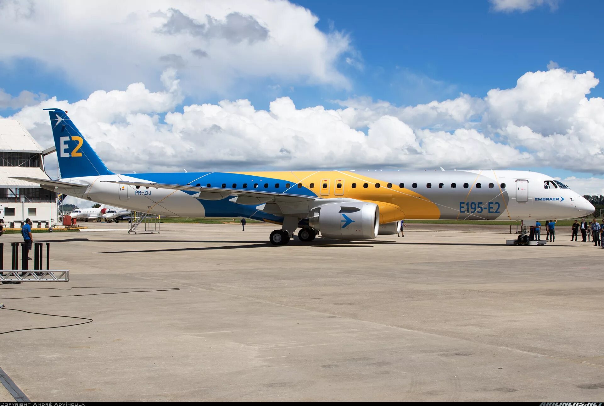 Embraer emb 195. Embraer e195-e2. эмбраер 195. embraer e-jet e195 e2. embraer 190195.