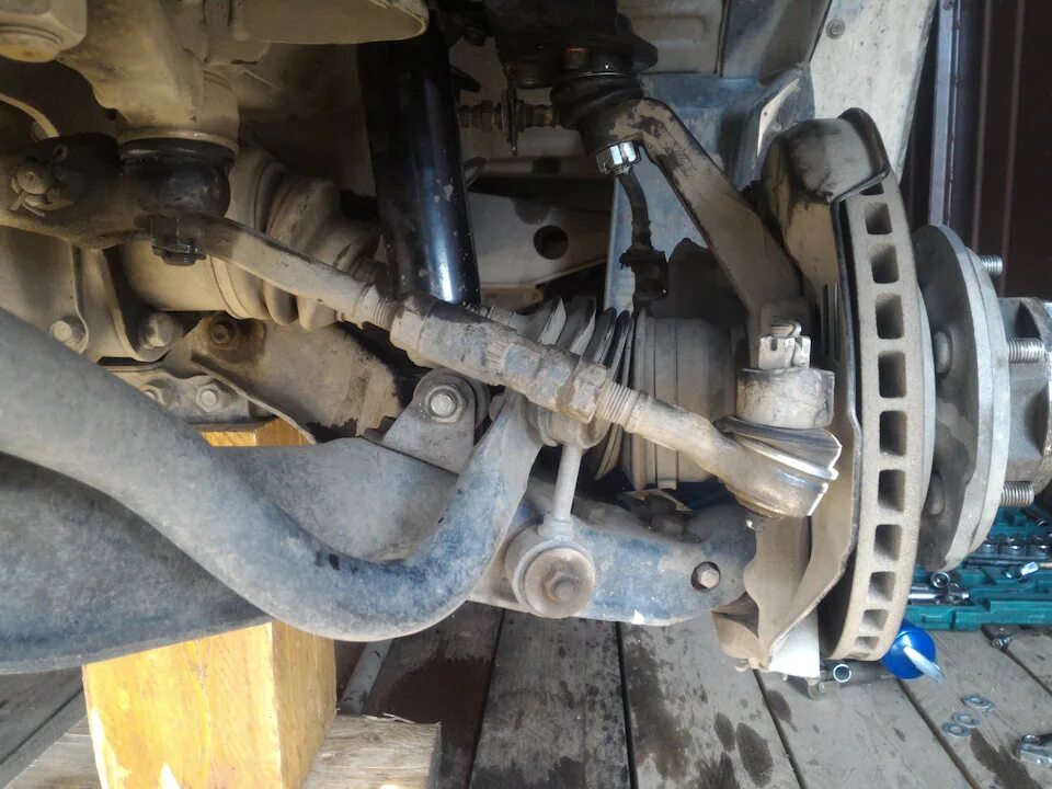 Mitsubishi pajero 2 suspension. Mitsubishi pajero sport 3 передняя подвеска. Передняя подвеска митсубиси паджеро 3. Подвеска митсубиси паджеро 2. Подвеска мицубиси паджеро 4.