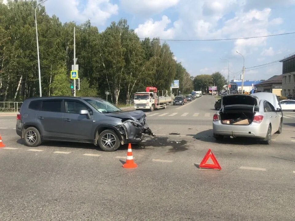 Происшествия в тюмени за последние сутки. Тюменская область аварии на дорогах. Происшествия в тюмени за последние сутки. Дтп тюмень сегодня авторемонтная. Тюмень сводка дтп за сутки.