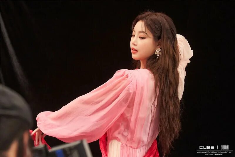 Ли суджин. Суджин айдл. суджин g idle. g i dle суджин. суджин 2025.