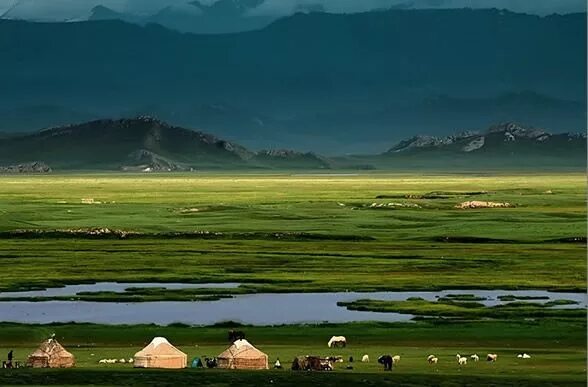 Монголия май. Хулунбуирские степи. Mongolian Plateau. Горы внутренней Монголии. Внутренняя Монголия природа.