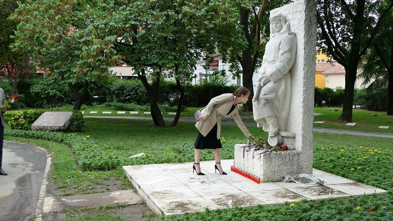 Мемориал женщина