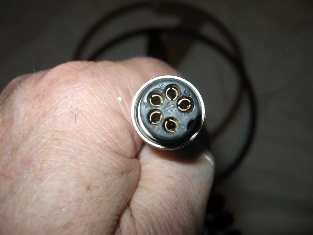 Разъём катушки металлоискателя гаррет ат про. Штекер металлоискателя. Разъем катушки фишер ф2. Фишер 2 разъём катушки. Штекер от металлоискателя мд4030.