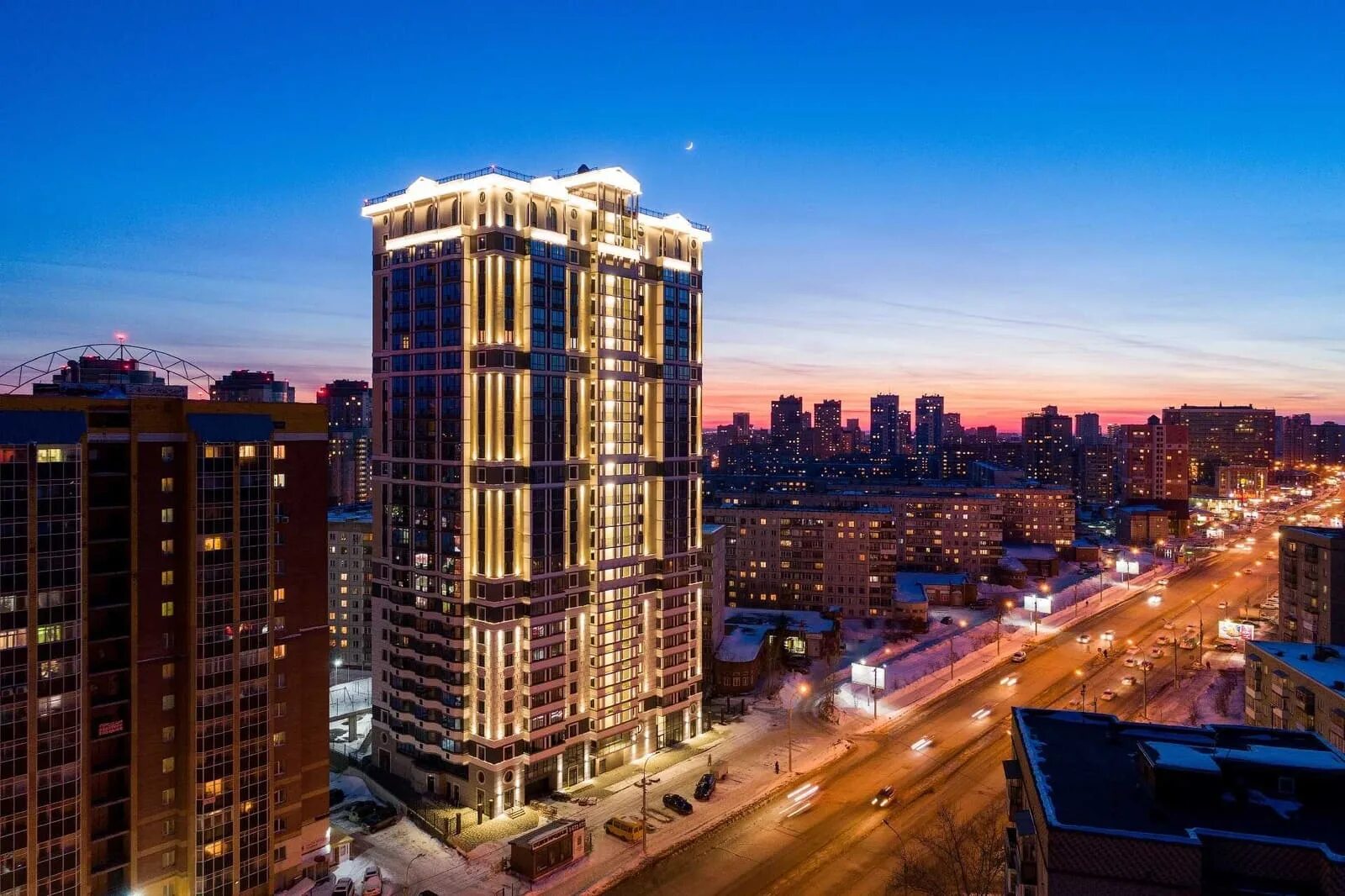 Человечек с домиком. Без собственника здание. Собственники многоквартирного дома. Без собственника здание. Романов двор бизнес центр лобби.