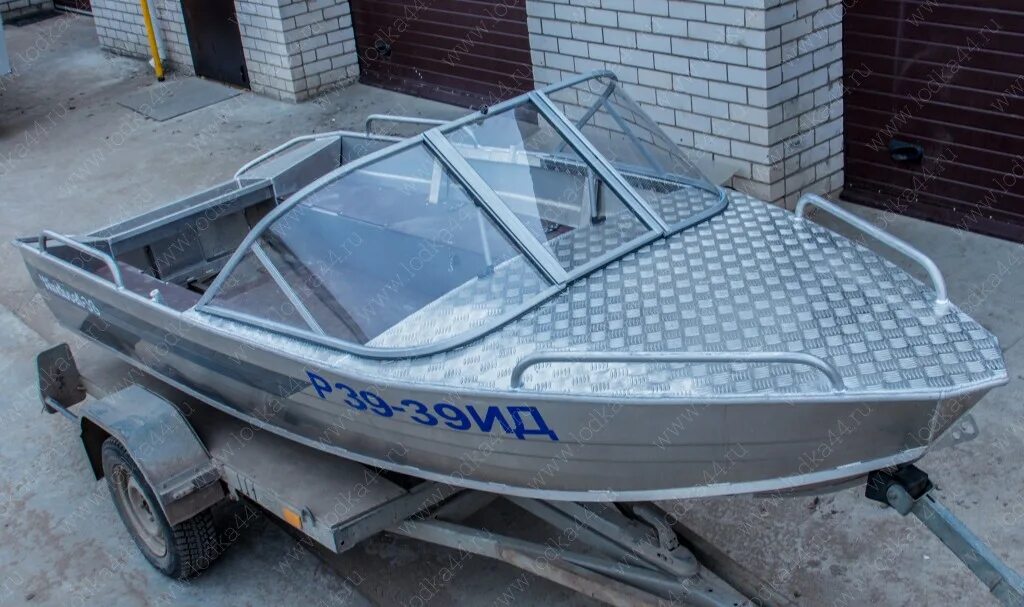 Лодка 44. Targa 44 яхта. Лодка 44 интернет магазин. Катер 44. Волжанка 44 с тентом.