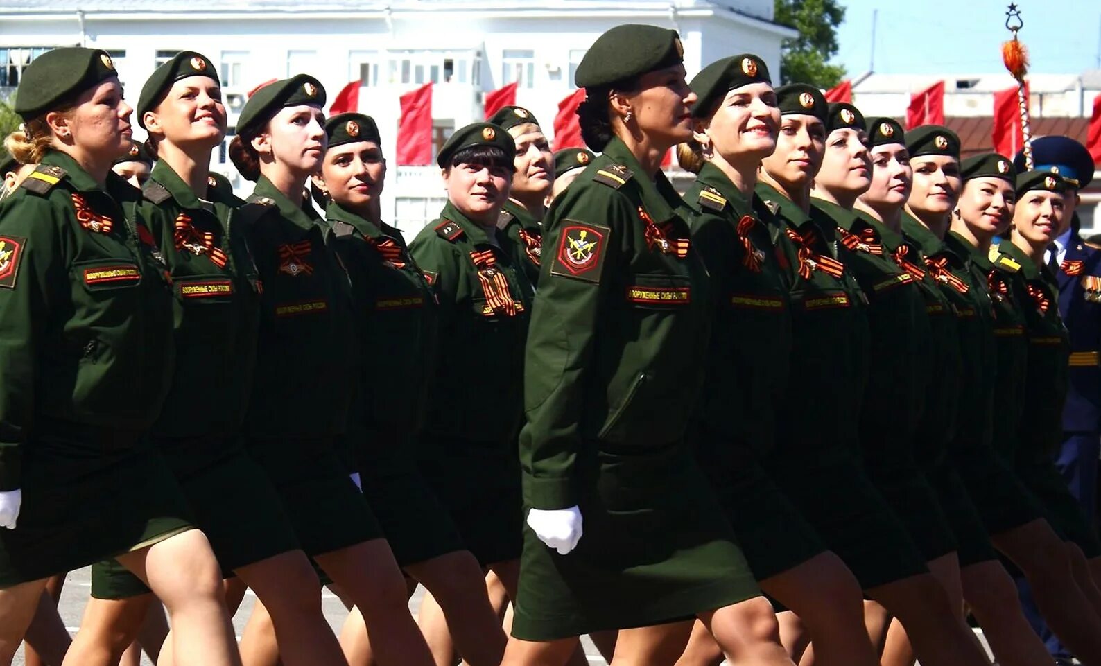 Женщины военнослужащие. Женщины в Российской армии. Русские женщины военнослужащие. Женщина военнослужащая Российской армии. Армейская 23