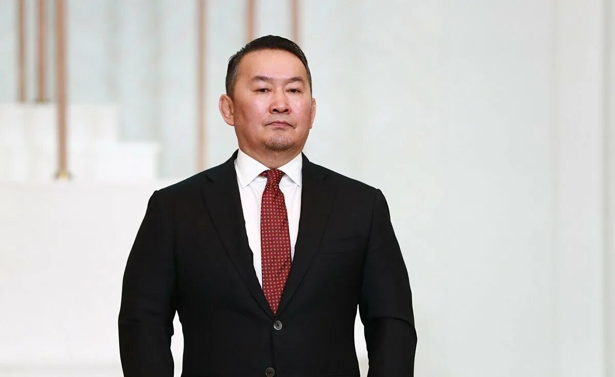 Правитель монголии 2022. Президент монголии 2022. Президент монголии сейчас. Экс-президент монголии баттулга. Главы монгольских государств.